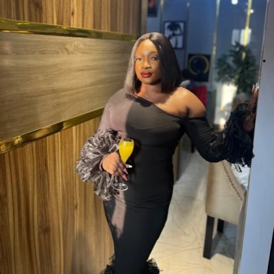 fisayobello_'s profile picture. Beauty/lifestyle/cooking;my hobby/Fashion:my thing☺️/skincare addict/Daughter of the most high/student physio(SPT)Arsenal fan❤️