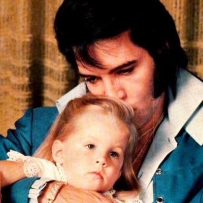 epshuggiebear's profile picture. A huge Elvis Presley fan⚡️