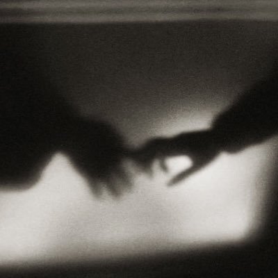 هُنا يتواجد محور الكون