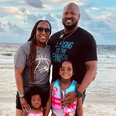 Husband, #GirlDad, Teacher, Co-DC, ILBs, Track Coach @ Deshler High School, GA Boy, Stephenson High 🏈🎓, TN Tech 🏈🎓, UNA 🎓 #701 #DaHigh