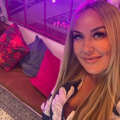 I'm simple and caring stay safe and safe life 🥰