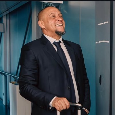 Roberto Carlos Profile
