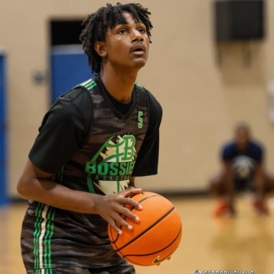 6’1 sg/pg I attend Bossier High School class of 2027💚🖤