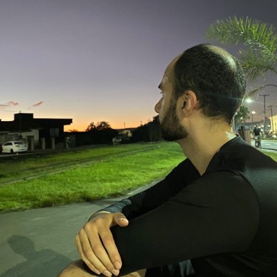 Comentarista de novelas, programas de TV e criador do