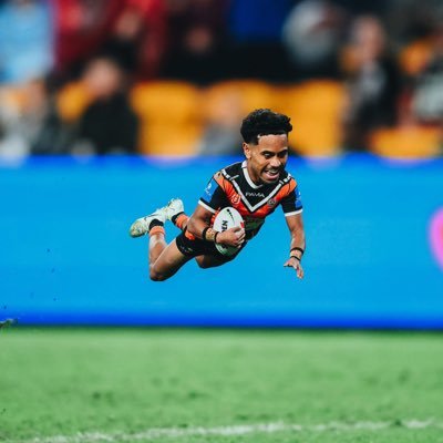 Wests Tigers 🐅 | Chicago Bears 🐻 | Love shit footy teams | RL induced Tourette’s outbursts on the reg found here