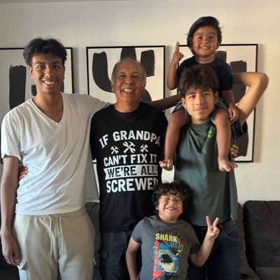 JLMARCO's profile picture. Del Callao (1959) Casado con pisqueña. Sólo miro a la derecha. Nunca sigo a rojos o caviares #NoAlComunismo