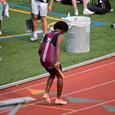 Auburn Track 400m- 53.2 52.9- split Class of 2028 Email-aidengweaver@icloud.com Phone Number (315-454-2150) 3.0 GPA