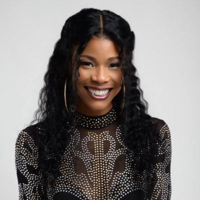 Une femme déterminée à toujours vivre de sa passion: LA MUSIQUE, Car tel est son destin d'aider son prochain à travers ce Don qui est sa VOIX...Caribeen Singer