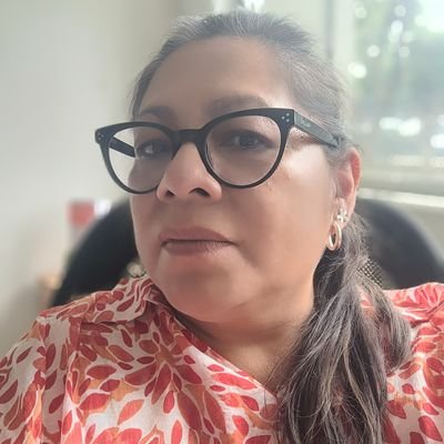 Me gusta leer, soy adicta al café, disfruto caminar por el Centro Histórico de la Ciudad de México..