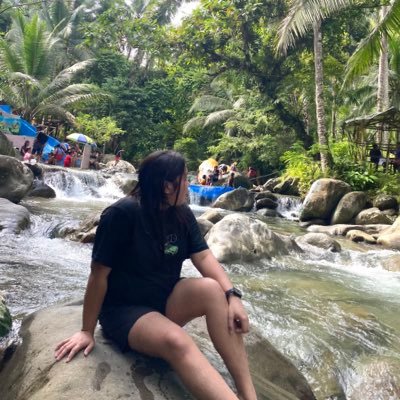 rozidumpinsmsht's profile picture. The world is cruel; therefore I won't be. 🌈