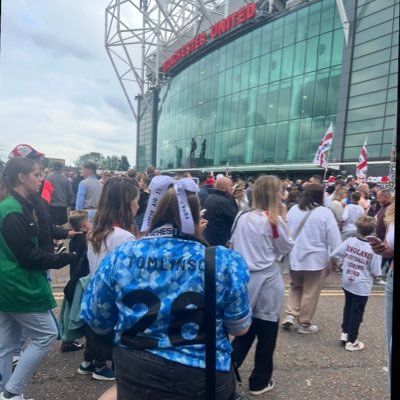 Ellie_Revitt's profile picture. 20🦋| Taken💍 | 🎶Don't you let it kill you. Even when it hurts like hell. Oh, whatever tears you apart. Don't let it break your heart🎶-Louis Tomlinson❤️‍🩹