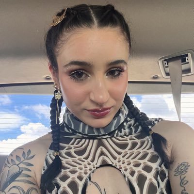 _saturngal222's profile picture. thought daughter