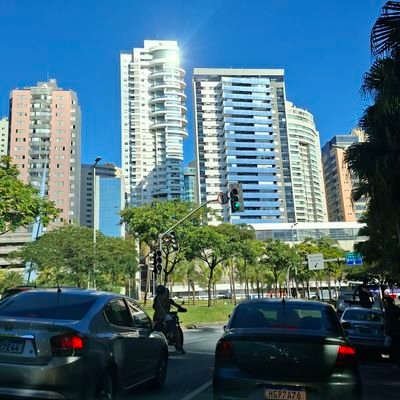 lindinha34is's profile picture. vivendo pelo mundo da arte, futebol, carros, moda e maquiagem ♡