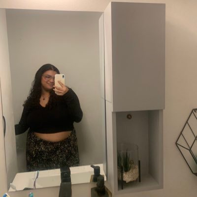 a bitch who study audiovisuals and also a stan || fan account