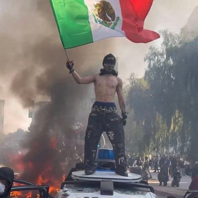Ex-estudiante de Medicina en San Marcos, ex-estudiante de Medicina en Ucrania. Ex FS . Masajista A1