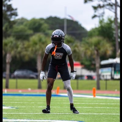 5,8 147/ Class of ‘27/CB/WHS/3.59GPA/2-Sport Athlete/TPW/Bench 195/Squat 315/Clean 205/4,79 40yd/Vert 34.8 @jaylenellis1519@gmail.com