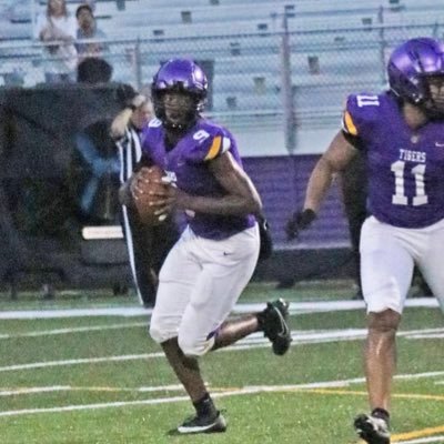 Mauryechols9's profile picture. CO’26 QB 🏈 Wilson High School | 6’3| 200| 3.3 GPA| @echolsmaury4@gmail.com 843 250 7750