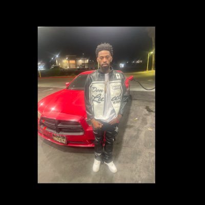 I’m A Legend with a Pass and A Future that these Hoes can’t get to I wanna fw the sinners not the pretenders So, I talk slick so the charges won’t stick
