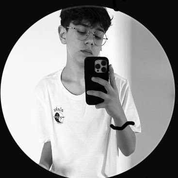 Senior Pokemon TCG player