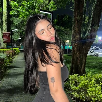 JulianaAth25's profile picture. 