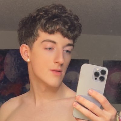 #NSFW. I try to post daily, DM for requests. Top 12% onlyfans😈💋 6’3”Vers and Bi