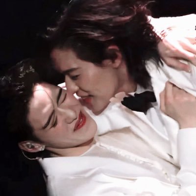 ฝันดีจ่ะ บ๊ายบายค่ะ รักมั้ย รักดิ ฮัลโหล ฮัลโหลค้าบ ชอบแหวนมั้ย(ชอบ) ใช่ เทอซื้อให้ /born again still your PENGUIN