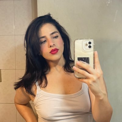 Tan bonita q amenaza, cuando calla me da miedo ☼ https://t.co/ZdRb0C1eO6