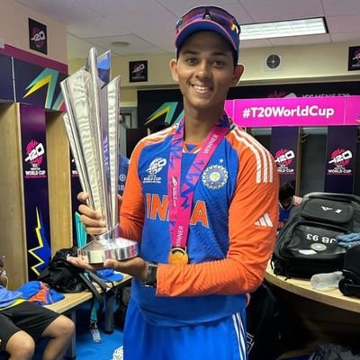 Jaiswal_FC's profile picture. Part time Human being 🙂 
Full time Alien 👽