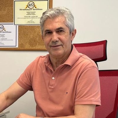 Fikirlerime katılmanızı değil, ifade özgürlüğüme saygı duymanızı beklerim.