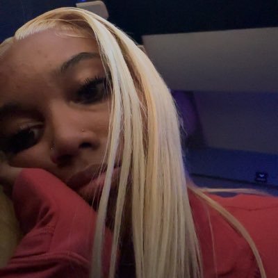 unknownmercedez's profile picture. Uk bad b👸🏽u know wtf goin on