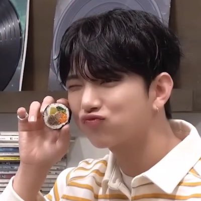 reanglrms's profile picture. i can’t show you a ruined part of myself  🍂