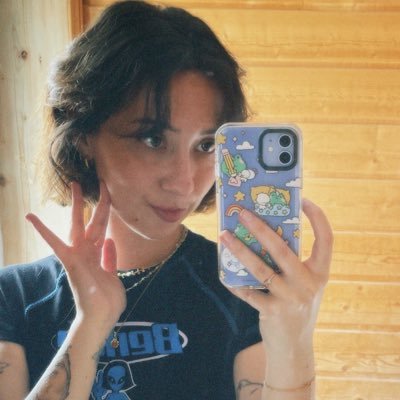 she/her 🌱 french digital artist 🌿 @twitch partner 📺 https://t.co/Zzd2vkWiXA ✉ briquette2lait@gmail.com 🍃 contact 🔽