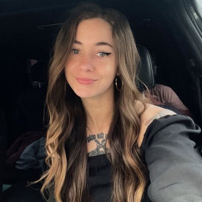 Claudiaaaaa22's profile picture. dtx / ah💘 / push moshing hate account