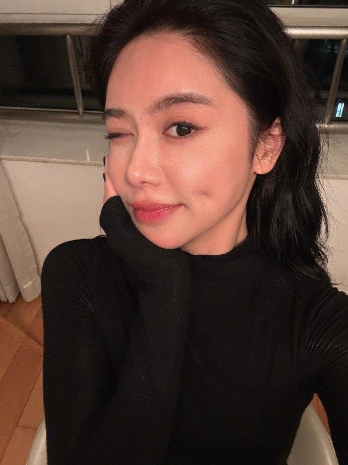 jasmine_da16021's profile picture. One confidant is better than three thousand friends