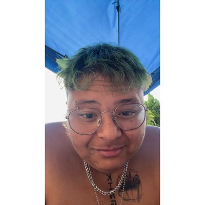 trans man (he/him/his) 26 years. Your favorite fruity,sassy, masc twunk 🤍