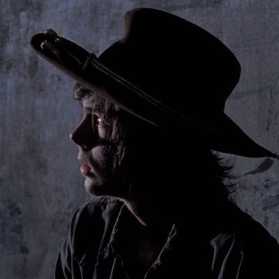 r4intwd's profile picture. ﴿وَاستَغفِرُوا اللَّهَ إِنَّ اللَّهَ غَفورٌ رَحيمٌ﴾ 🤎 | May Allah keep you smiling :) | Richonne Team