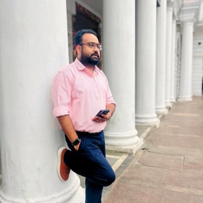 Journalist. Unapologetically opinionated. Yaaron ka Yaar! Ex: @TimesNow!