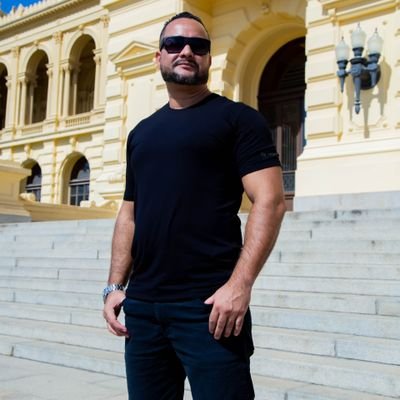 WILLIAM54666076's profile picture. Verás que um filho teu não foge a luta.