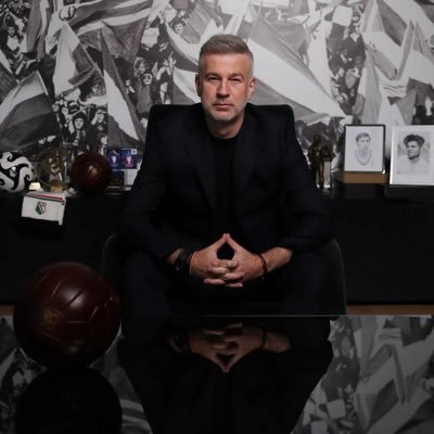 Fanatyk ekstraklasy, kibic Legii i Barcelony, kocham Maxiego Oyedele i Ernesta Muciego