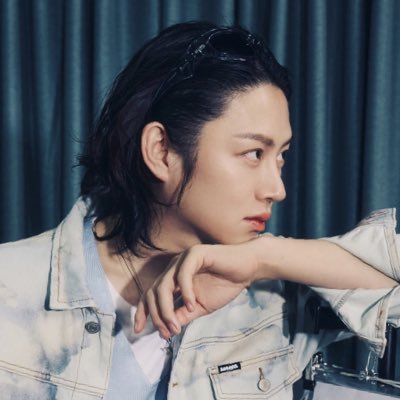 우주대스타 김희철 𝘳𝘰𝘭𝘦𝘱𝘭𝘢𝘺𝘦𝘳. 우리는 슈퍼주니어예요! known as heemi (𝘣𝘭𝘶𝘦𝘸𝘰𝘳𝘭𝘥;𝘴𝘶𝘫𝘶𝘴𝘩𝘪𝘥𝘢𝘦).