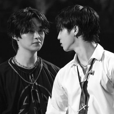 fanfiic_kpop's profile picture. ᴺᴼᵂ ᴾᴸᴬᵞᴵᴺᴳ⏤͟͟͞͞ᴍɪɴsᴜɴɢ♫♬♪▶︎·၊၊||၊|။|||| ⋆｡ ﾟ☁︎｡ ⋆｡ ﾟ☾ ﾟ｡ ⋆
ᯓᡣ𐭩
╰┈➤ ᥴrіᥲძ᥆rᥱs ⇶ skᥡ, ᥣᥙkᥲs & rᥱძ⍴іᥒk
────୨ৎ────