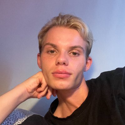 micheal19_19's profile picture. Bold moves only