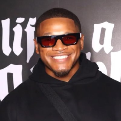 #BAYC | @GatorsFB alumni | Former NFL Athlete | Brand Strategy @buildonlumia