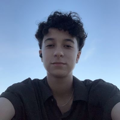 Rozitcha5's profile picture. Reclamo da vida e gosto de gatos