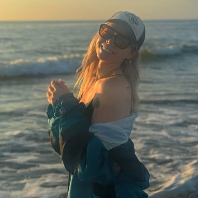 (she/her) queen city’s favorite jags fan. i play video games and i have nice tits #DTWD