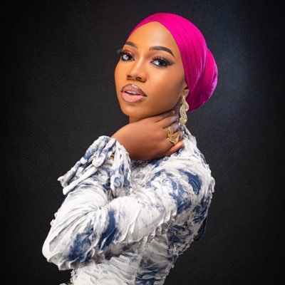 GOD|¦Sapiosexual 📚¦¦on becoming a medical scientist💉🧬 ¦| muslimah ❤|| proactive || skincare and science || owner @skinnitcosmetic