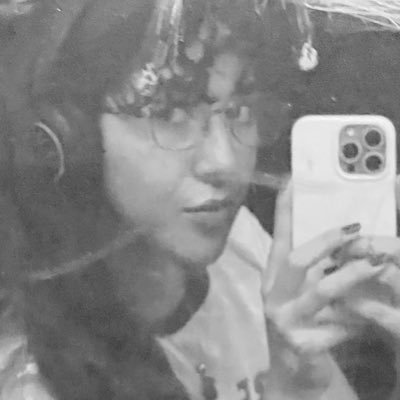 MECM0103's profile picture. A 2 semestres de ser la Lic. en Comunicación y Periodismo 🤙🏻 Arriba yo, mi amá y One Direction 💗