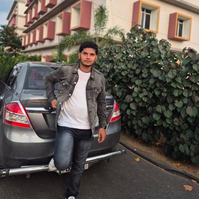 22,
Learner, 
Muslim, 
Alhamdulillah for everything❤
