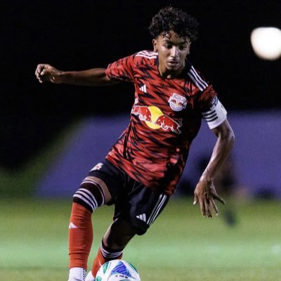 NYRB DEFENDER, Born 2009. football AND FAMILY..I LOVE BOTH WITH A PASSION. 🇨🇴🇪🇨🇺🇸⚽️. NYRB u16/u18 squad. centerback rightback, wingback ,lateral.