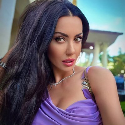 smiileydays's profile picture. My journey is a tapestry of passion and adventure. ✈️💼👗